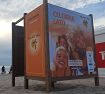 Przebieralnia drewniana, przebieralnia na kąpielisko, przebieralnia na plaże, reklama na przebieralni